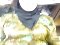 Зани то мағозаи кушода