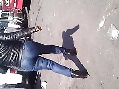 Madurita en ҷинс ajustados